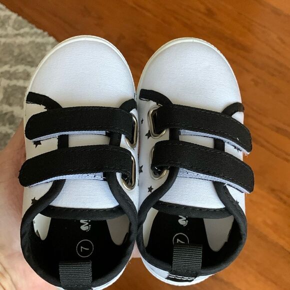 Toddler Size 7 Velcro low top canvas Sneakers perfect for July 4 pageant wear. - Picture 3 of 8